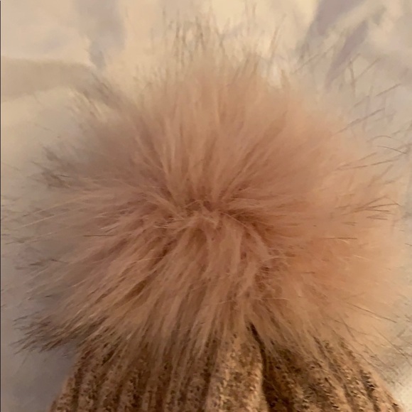 NWOT blush pink winter hat - Picture 3 of 3